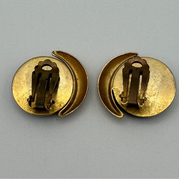 ✨ Vintage Clip On Earrings Gold Crescent & Blue Faux Stone Statement Retro 1” - Picture 2 of 4